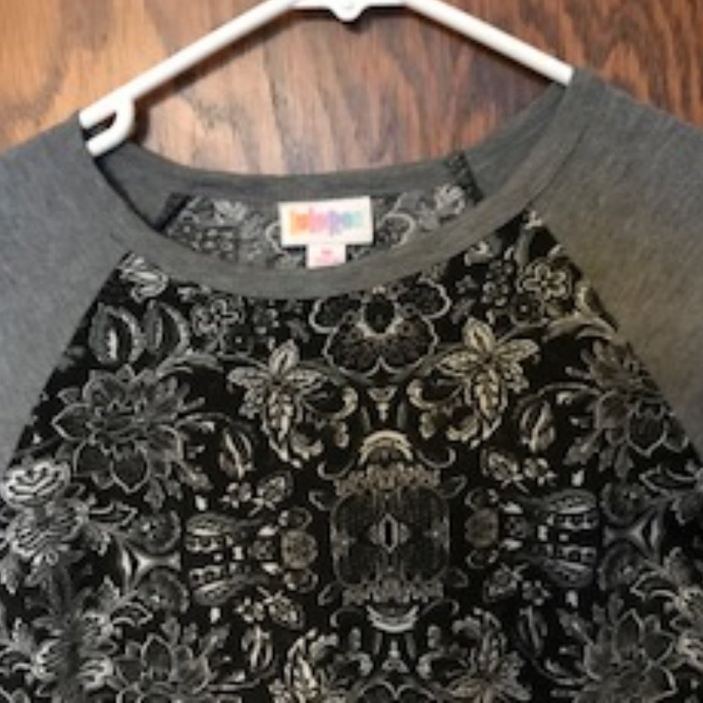 Lula Roe Randy tee - Picture 2 of 3